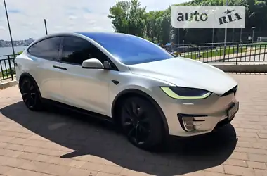 Tesla Model X 2018 - пробег 88 тыс. км