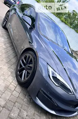 Tesla Model S 2022 - пробіг 15 тис. км