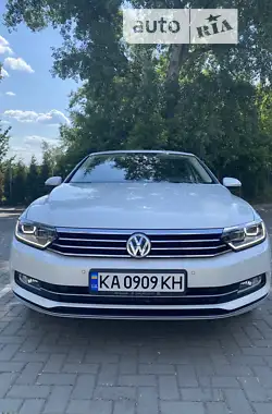 Volkswagen Passat  2018 - пробіг 72 тис. км