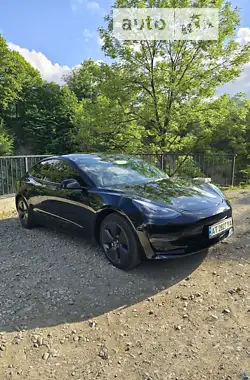 Tesla Model 3 2021 - пробіг 43 тис. км