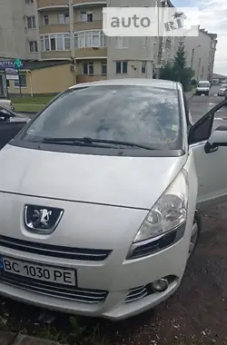 Peugeot 5008 2011 - пробіг 212 тис. км