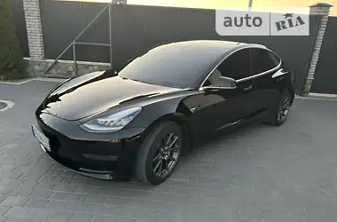 Tesla Model 3  2020 - пробіг 39 тис. км