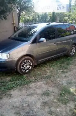 Volkswagen Touran 2004 - пробег 210 тыс. км