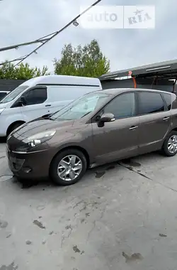 Renault Scenic 2011 - пробіг 260 тис. км