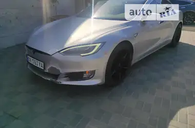 Tesla Model S 2017 - пробіг 98 тис. км