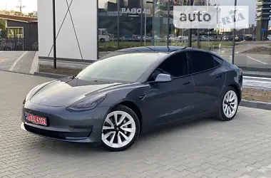Tesla Model 3 2021 - пробіг 29 тис. км