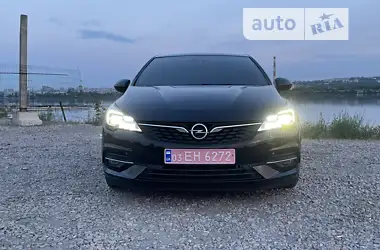 Opel Astra 2020 - пробіг 82 тис. км