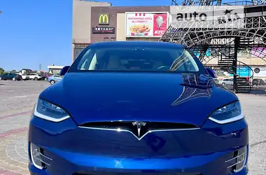 Tesla Model X 2017 - пробіг 112 тис. км