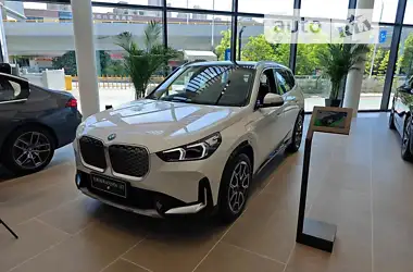 BMW iX1 2024 - пробег 1 тыс. км