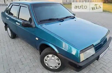 ВАЗ / Lada 21099 1999 - пробег 300 тыс. км