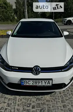 Volkswagen e-Golf 2019 - пробег 24 тыс. км