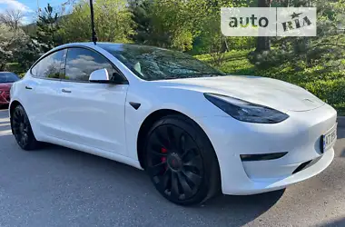 Tesla Model 3  2021 - пробіг 14 тис. км