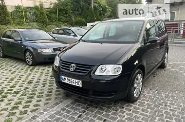 Volkswagen Touran 2005 - пробіг 282 тис. км