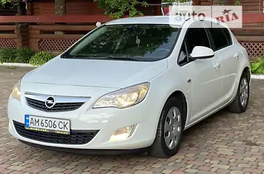 Opel Astra 2010 - пробіг 299 тис. км