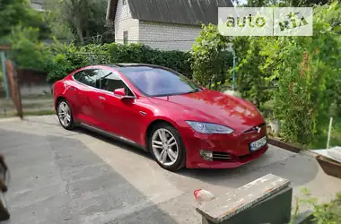 Tesla Model S 2015 - пробіг 125 тис. км
