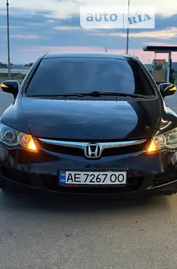 Honda Civic 2008 - пробег 192 тыс. км