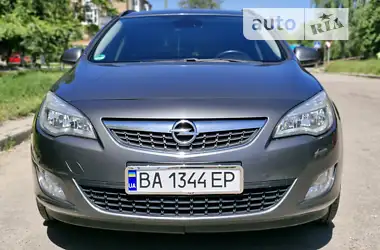 Opel Astra 2011 - пробіг 175 тис. км
