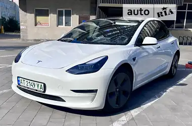 Tesla Model 3 2021 - пробіг 65 тис. км