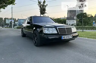 Mercedes-Benz E-Class 1995 - пробег 493 тыс. км