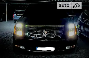 Cadillac Escalade GMT900 Luxury Black 2013 - пробіг 216 тис. км