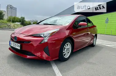 Toyota Prius 2016 - пробег 72 тыс. км