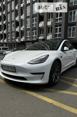 Tesla Model 3 2022 - пробіг 17 тис. км