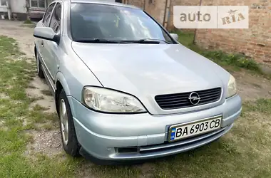 Opel Astra 2004 - пробіг 242 тис. км