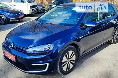 Volkswagen e-Golf 2016 - пробег 119 тыс. км