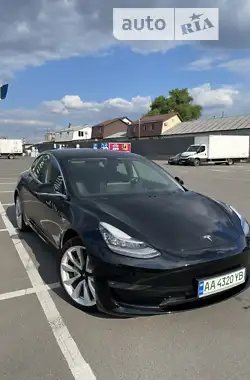 Tesla Model 3 2018 - пробіг 68 тис. км