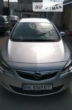 Opel Astra 2012 - пробіг 238 тис. км