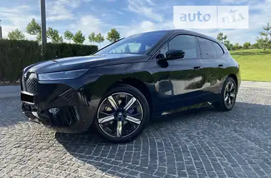 BMW iX 2024 - пробіг 1 тис. км
