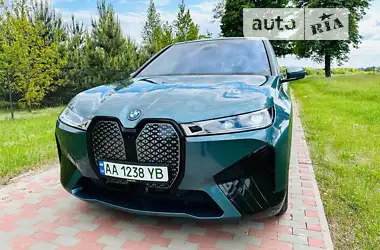 BMW iX 2022 - пробег 14 тыс. км