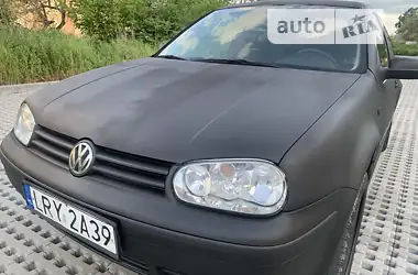 Volkswagen Golf 2000 - пробег 241 тыс. км