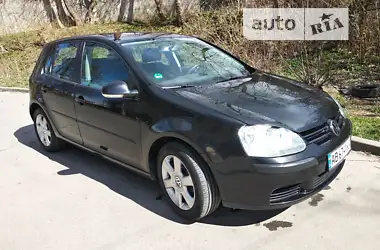 Volkswagen Golf 2005 - пробег 256 тыс. км