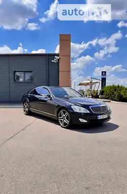 Mercedes-Benz S-Class 2006 - пробег 249 тыс. км