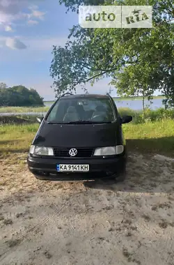 Volkswagen Sharan 1996 - пробег 390 тыс. км