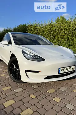Tesla Model 3 2018 - пробіг 81 тис. км