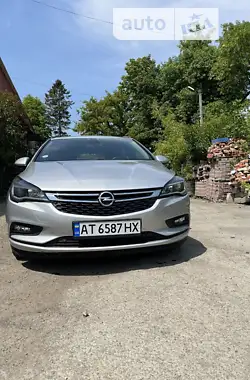 Opel Astra 2016 - пробіг 213 тис. км