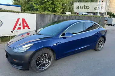Tesla Model 3 2018 - пробіг 127 тис. км