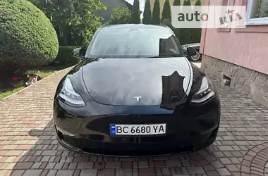Tesla Model Y 2021 - пробіг 73 тис. км