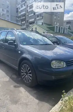 Volkswagen Golf 2001 - пробіг 215 тис. км