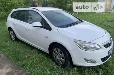 Opel Astra 2010 - пробіг 182 тис. км