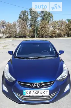 Hyundai Elantra 2011 - пробег 173 тыс. км