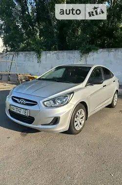 Hyundai Accent 2011 - пробег 234 тыс. км