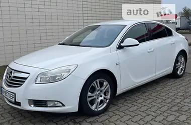 Opel Insignia 2011 - пробіг 295 тис. км