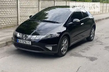 Honda Civic 2008 - пробег 201 тыс. км