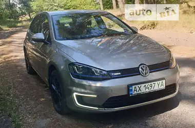 Volkswagen e-Golf 2014 - пробег 104 тыс. км