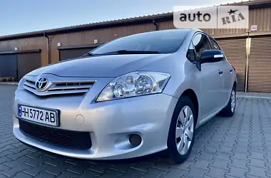 Toyota Auris 2011 - пробіг 162 тис. км