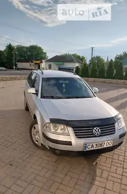 Volkswagen Passat 2004 - пробіг 380 тис. км