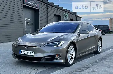 Tesla Model S 2016 - пробіг 84 тис. км